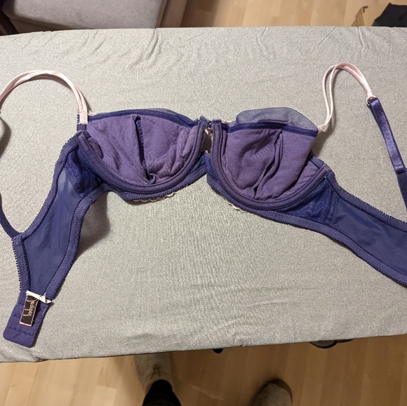 Jezebel pink and purple bra - Picture 5 of 6